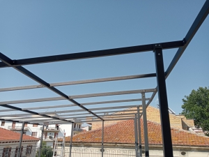 Copertura in ferro lavorato